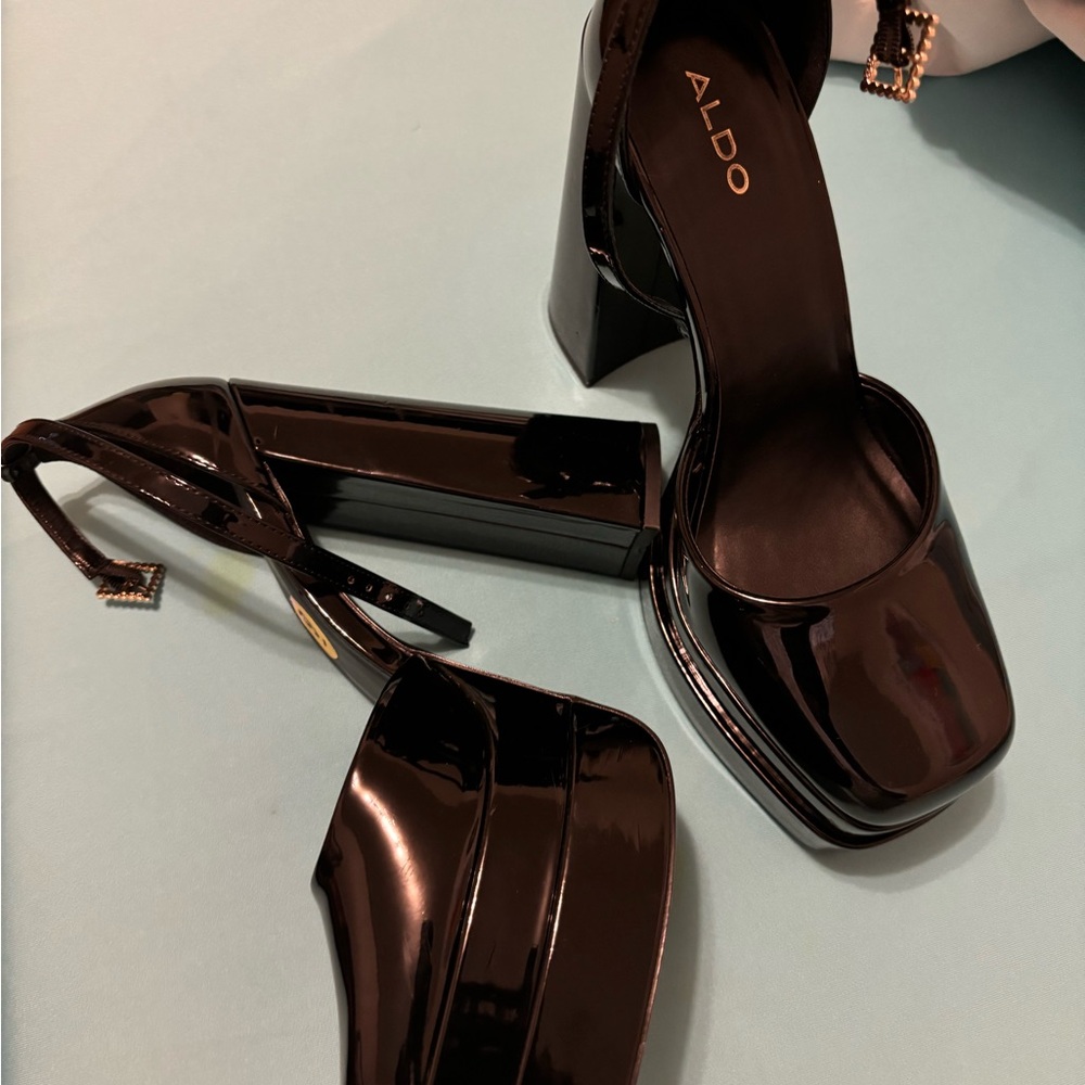 ALDO heels size 9. BRAND NEW NEVER WORN